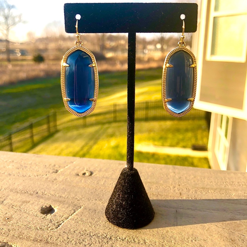 Stunning Kendra Scott Elle Oval Dangle Earrings in deep blue & Gold Plated